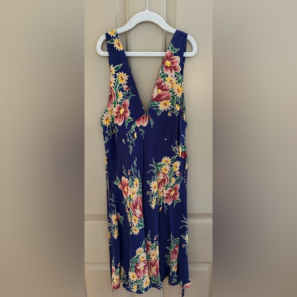 Spring dress - Picture 2 of 3